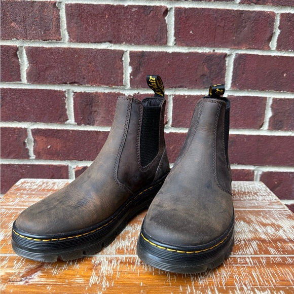 Dr Marten Embury Chelsea Boots - Picture 3 of 9